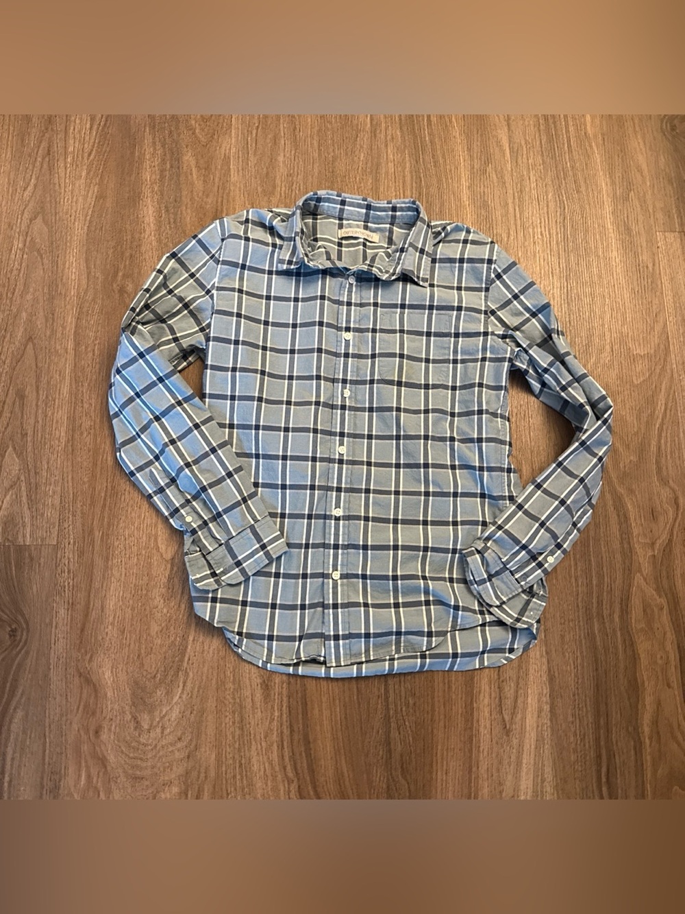 Outerknown 100% organic cotton, medium Men's Blue Plaid Button-Down Shirt